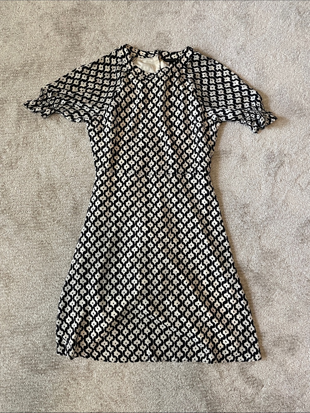 Black & White Geometric Short Sleeve Dress